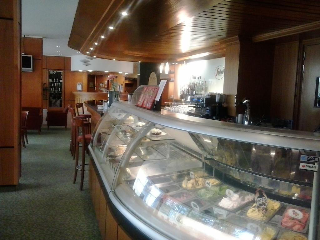 Ensana Sovata Hotel ภายนอก รูปภาพ
